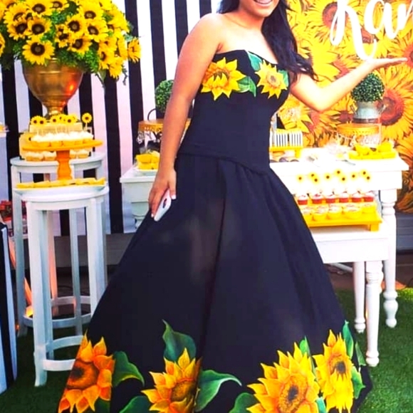 Prom / Quinceañera Hand painted dress size small / pintado a mano - Picture 3 of 4